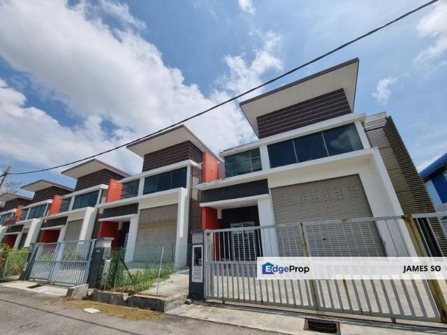 Warehouse for sale in Malaka