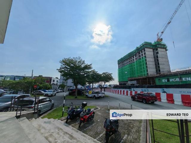 Shop for rent in Bukit Ledang, Johor