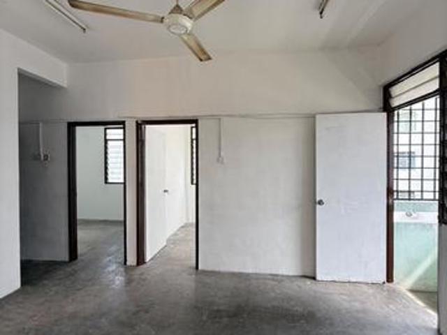 Flat for sale in Taman Perling, Iskandar Puteri