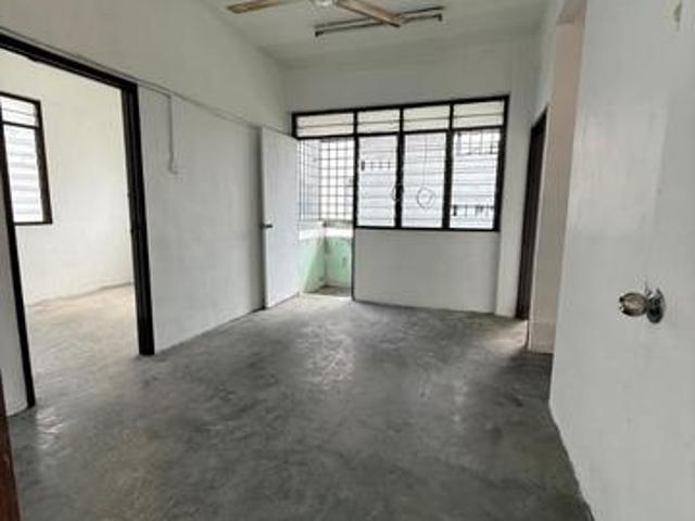 Flat for sale in Taman Perling, Iskandar Puteri