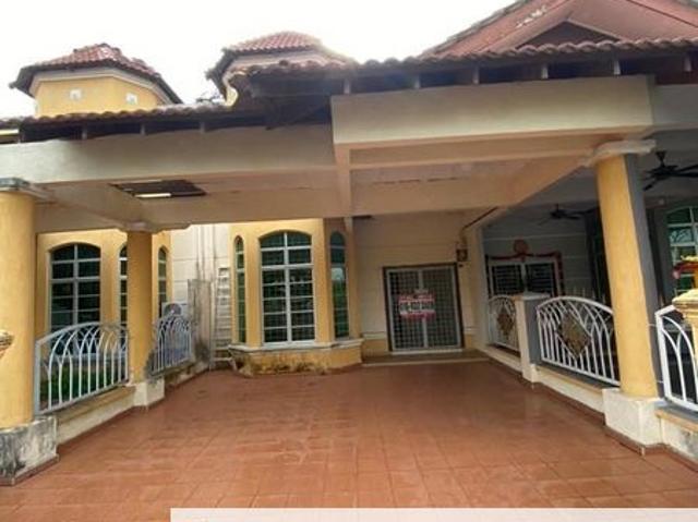 House for sale in Malaka