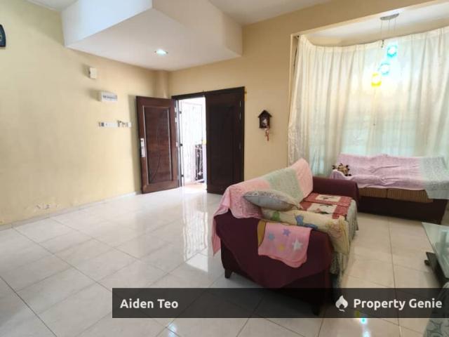 Terraced House for sale in Malaka