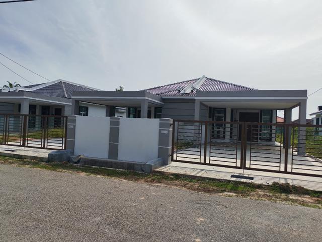 Terraced House for sale in Malaka