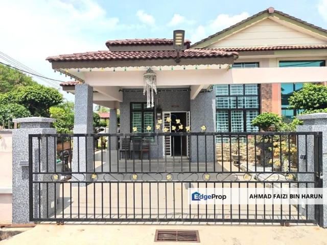 House for sale in Malaka