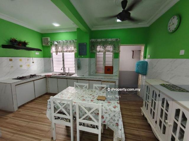 Townhouse for rent in Petaling, Subang Jaya