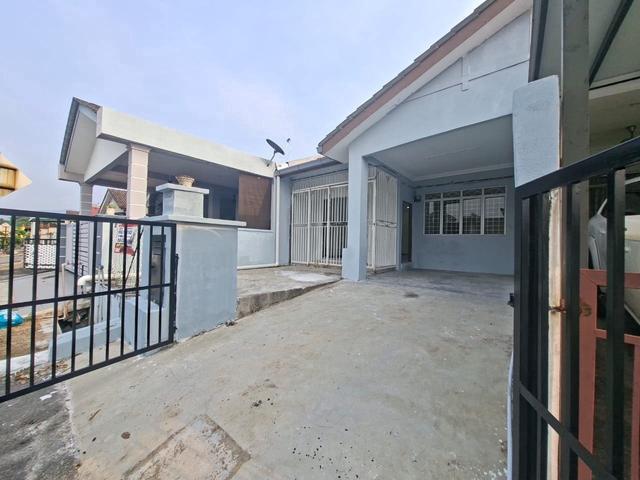 Terraced House for sale in Paroi, Seremban