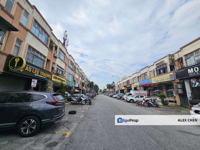 Shop for rent in Kajang, Langat