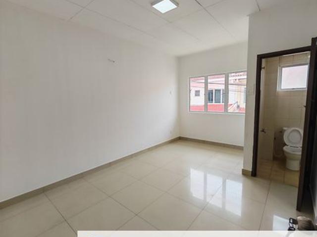 House for sale in Kawasan Perniagaan PU7, Majlis Bandaraya Subang Jaya