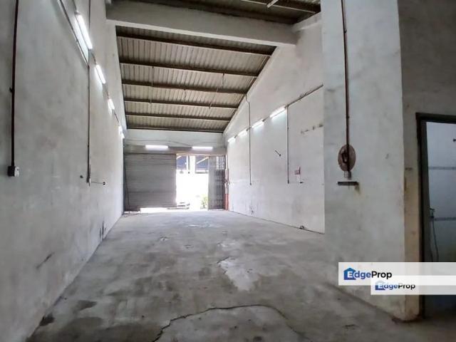 Warehouse for rent in Puchong, Majlis Bandaraya Subang Jaya