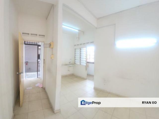 Flat for sale in Taman Pulai Utama, Iskandar Puteri