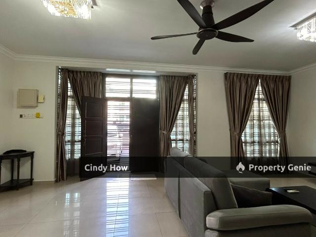 Terraced House for sale in Malaka