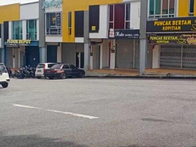 Shop for sale in Malaka