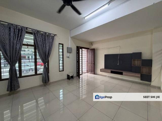House for rent in Malaka