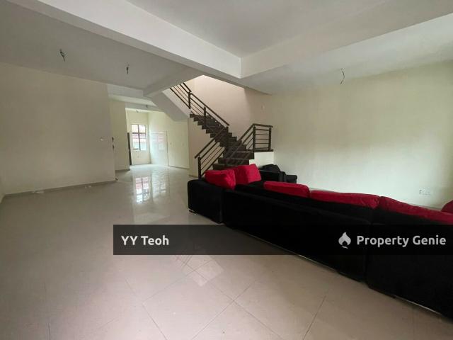 Terraced House for sale in Malaka