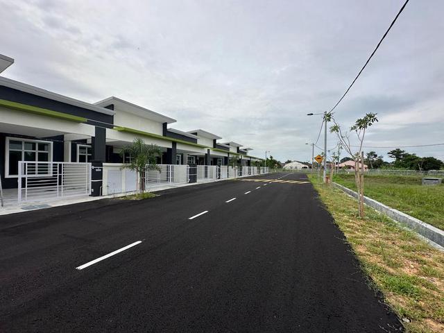 Terraced House for sale in Malaka