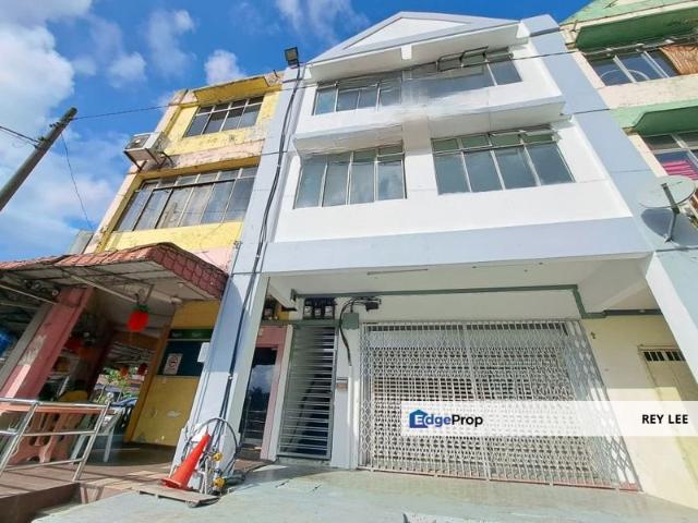 Shop for sale in Ulu Tiram, Johor