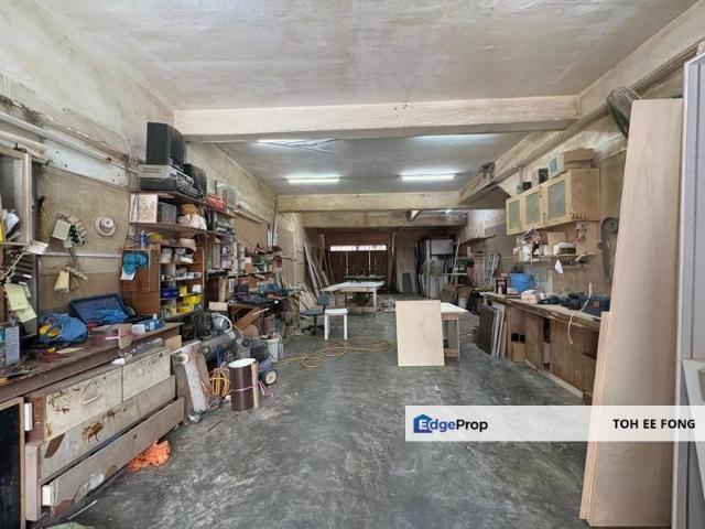 Shop for sale in Ulu Tiram, Johor