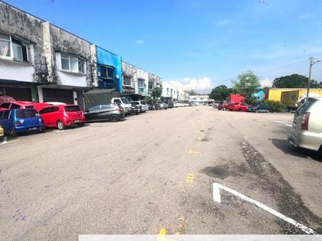 Shop for sale in Ulu Tiram, Johor