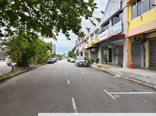 Shop for sale in Ulu Tiram, Johor