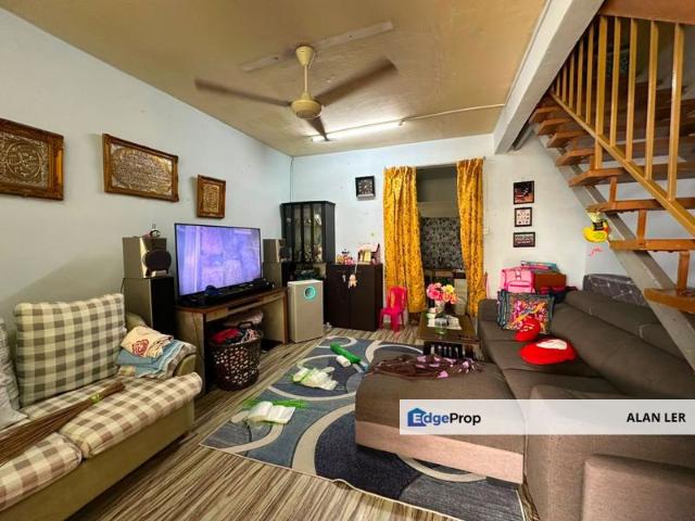 House for sale in Ulu Tiram, Johor