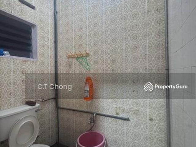 Shop for sale in Johor