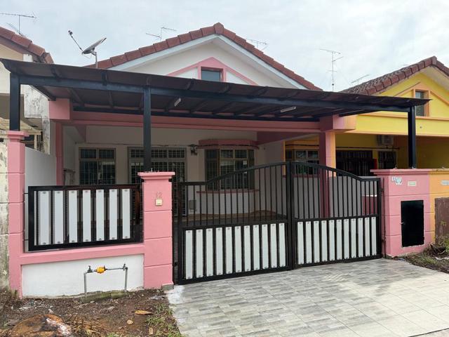 Terraced House for sale in Ulu Tiram, Johor