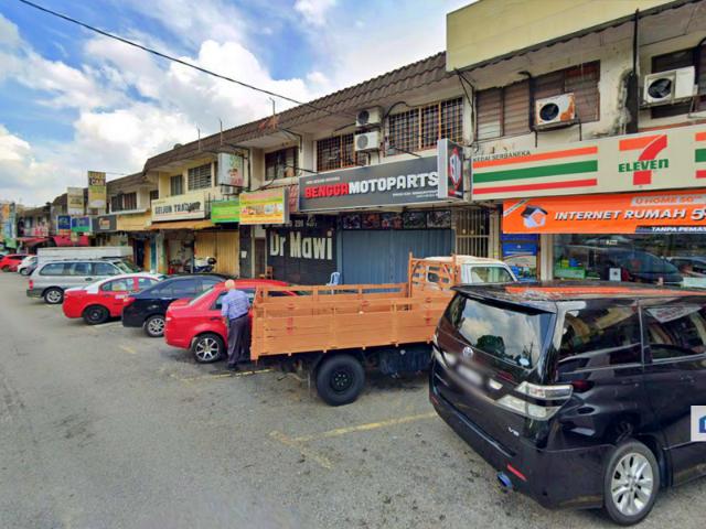 Shop for sale in Langat, Selangor