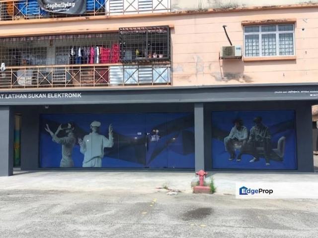 Shop for sale in Alpha Arena, Sepang