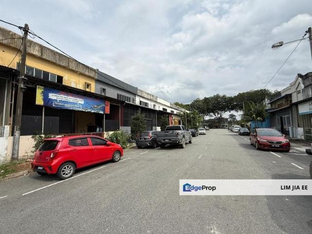 Warehouse for rent in Taman Putri Kulai, Kulai