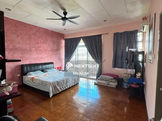 Shop for sale in Ulu Tiram, Johor