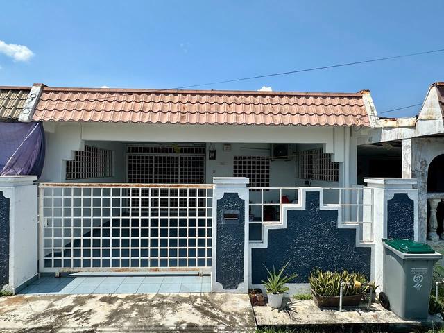 Terraced House for sale in Pontian