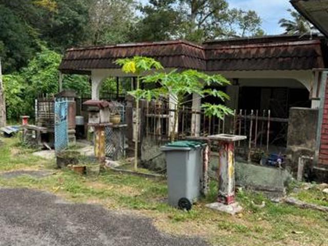 Terraced House for sale in Malaka