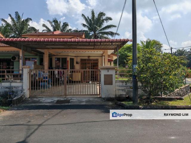 House for sale in Malaka