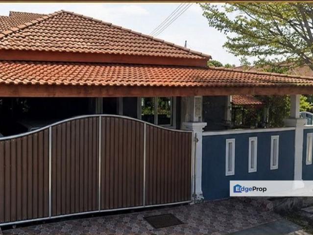 House for sale in Malaka