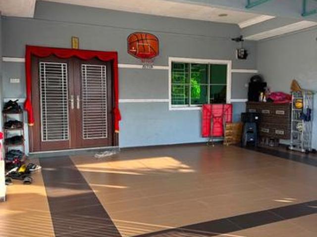 Terraced House for sale in Malaka