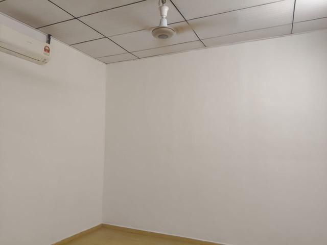 Terraced House for sale in Malaka