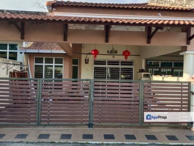House for sale in Malaka