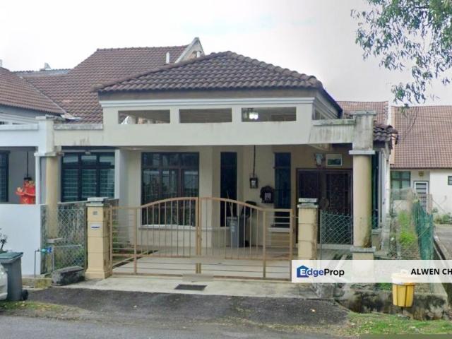 House for sale in Malaka