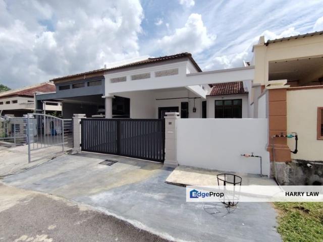 House for sale in Malaka