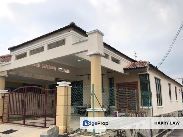 House for sale in Malaka
