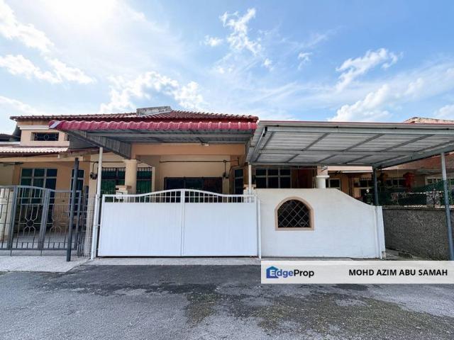 House for sale in Malaka