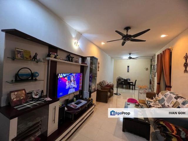 House for sale in Malaka
