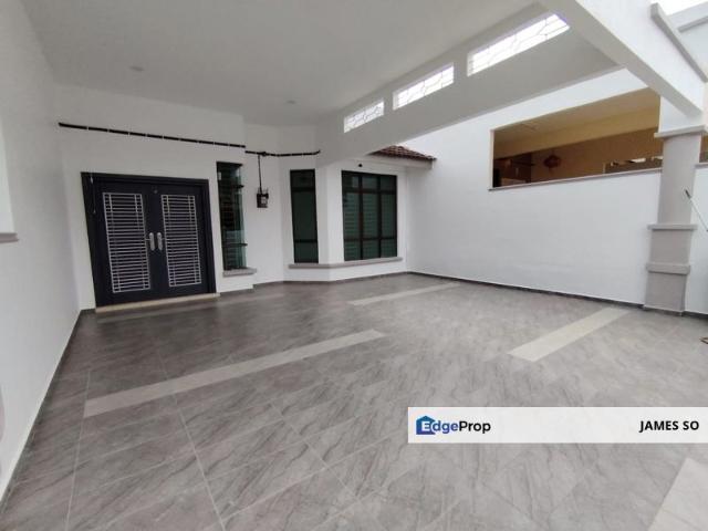 House for sale in Malaka