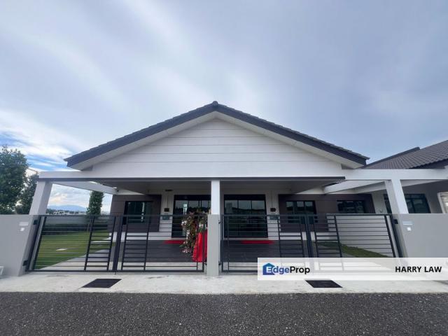 House for sale in Malaka