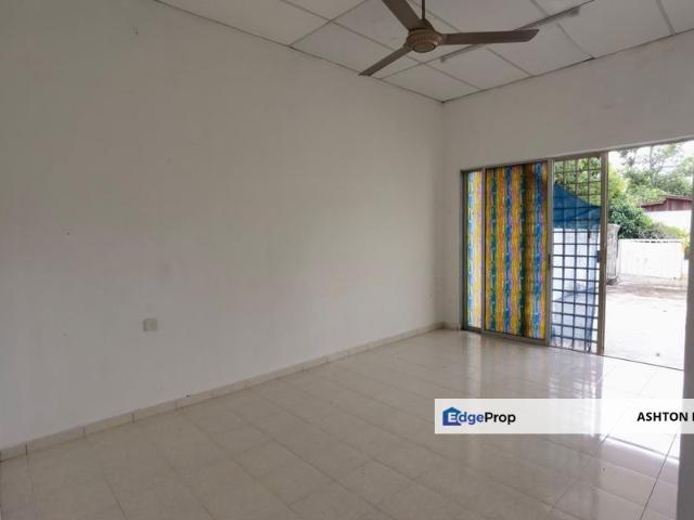 House for sale in Rembia, Malaka