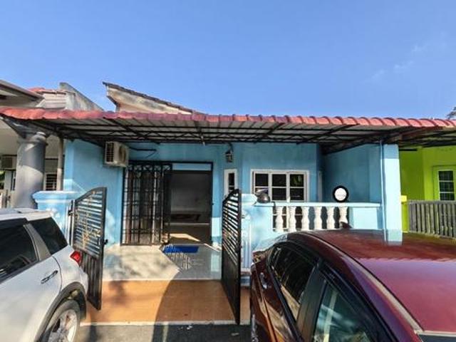 Terraced House for sale in Rembia, Malaka