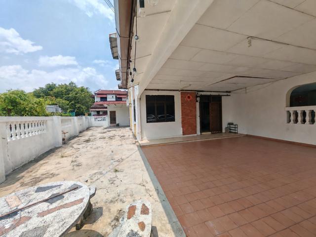 Terraced House for rent in Malaka