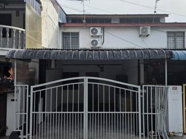 Terraced House for sale in Pekan Nanas, Johor