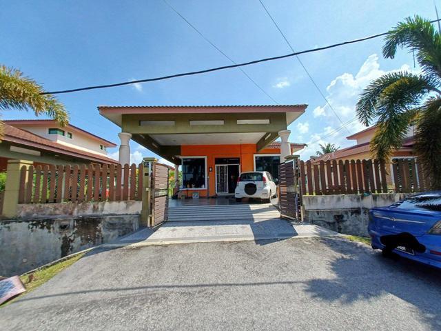 Bungalow for sale in Malaka