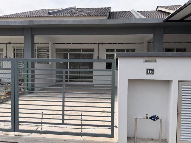 Terraced House for sale in Kuala Selangor, Selangor